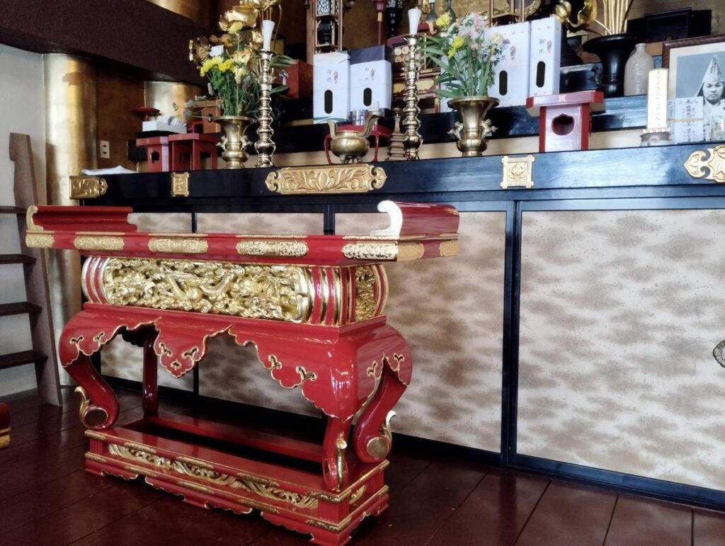 【寺院施工】本堂余間の前机を全面修復し、納品しました！（福井市）